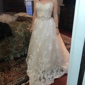 Casablanca Bridal gown size 6-8